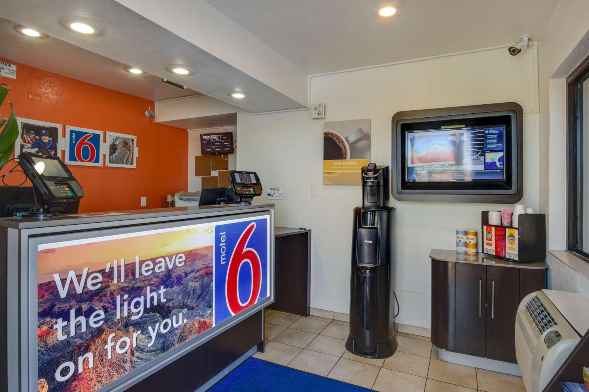 Motel 6-Tempe, Az - Broadway - Asu Екстер'єр фото