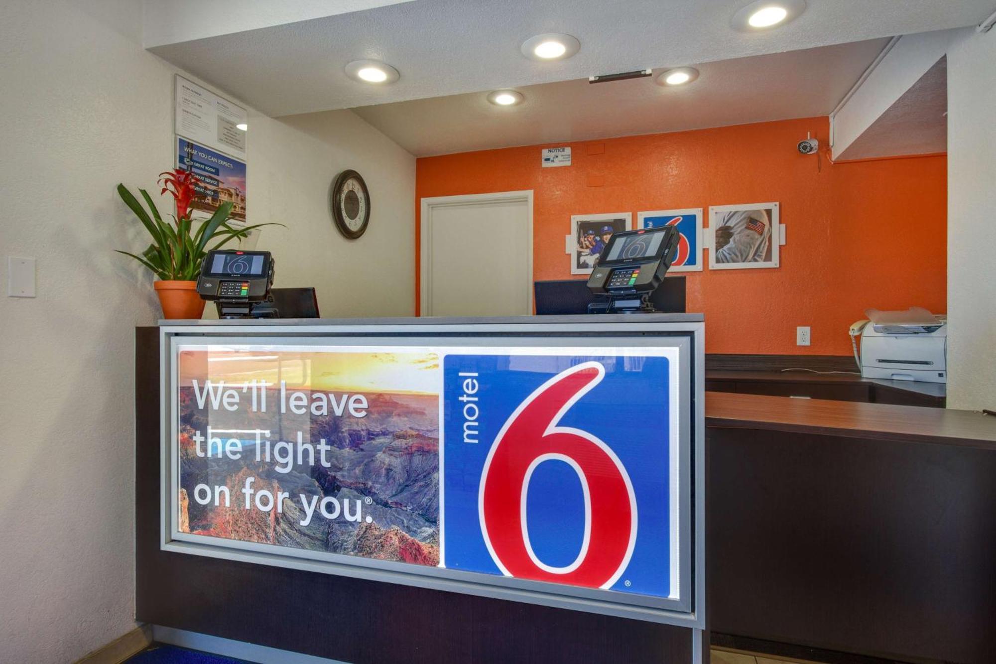 Motel 6-Tempe, Az - Broadway - Asu Екстер'єр фото